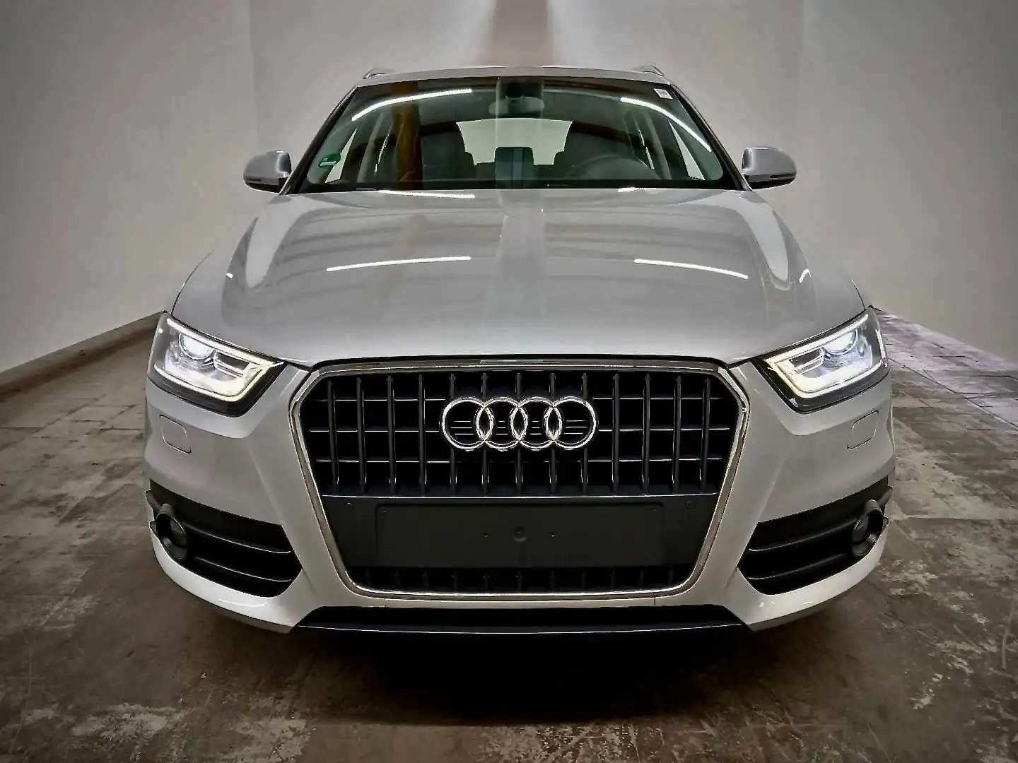 Audi Q3 2.0 TDI 1 Hand TOP ZUSTAND Gris - 2