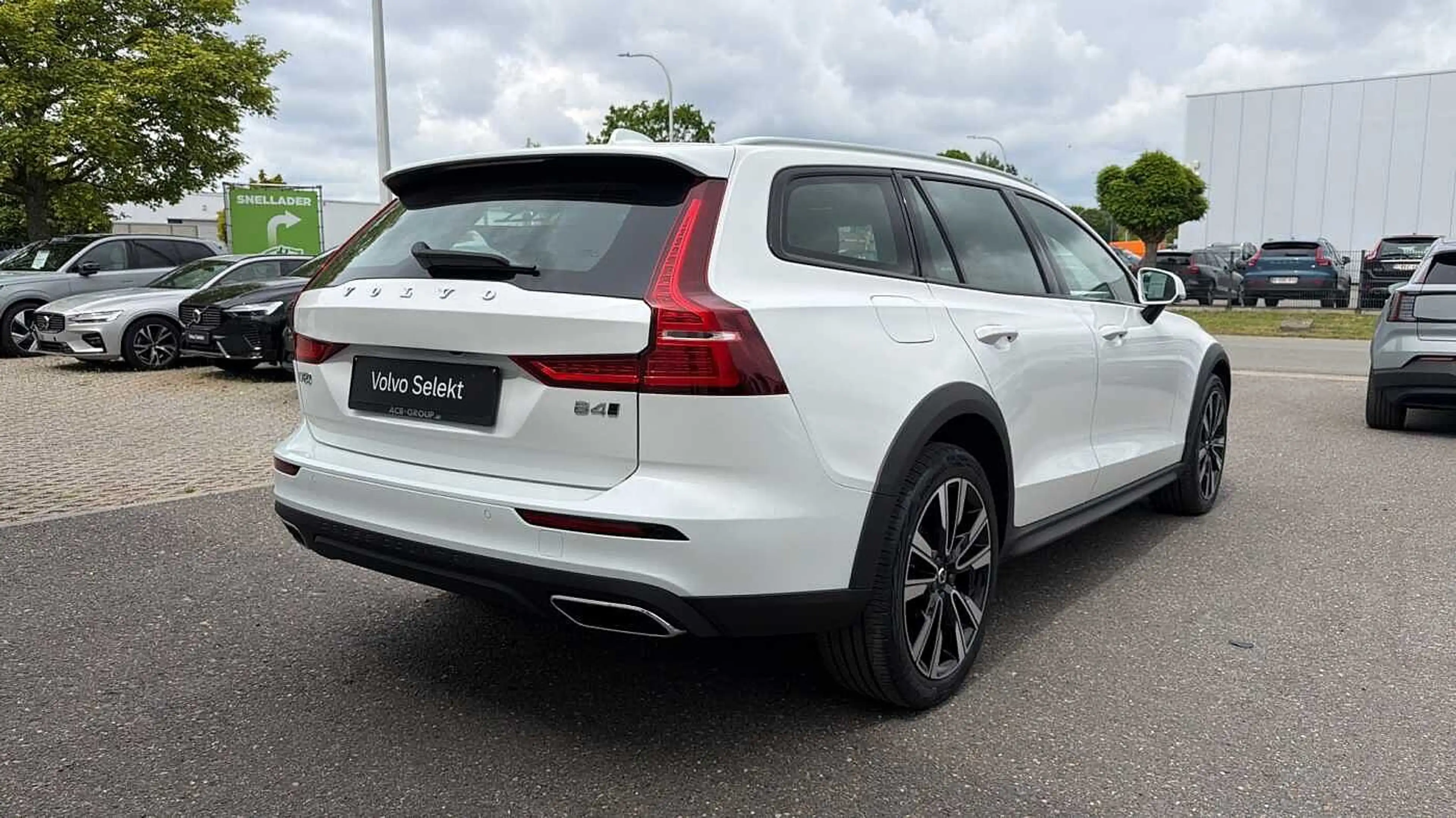 Volvo V60 Cross Country V60 CC II V60 Cross Country Advanced, B4 AWD mildh — photo 4