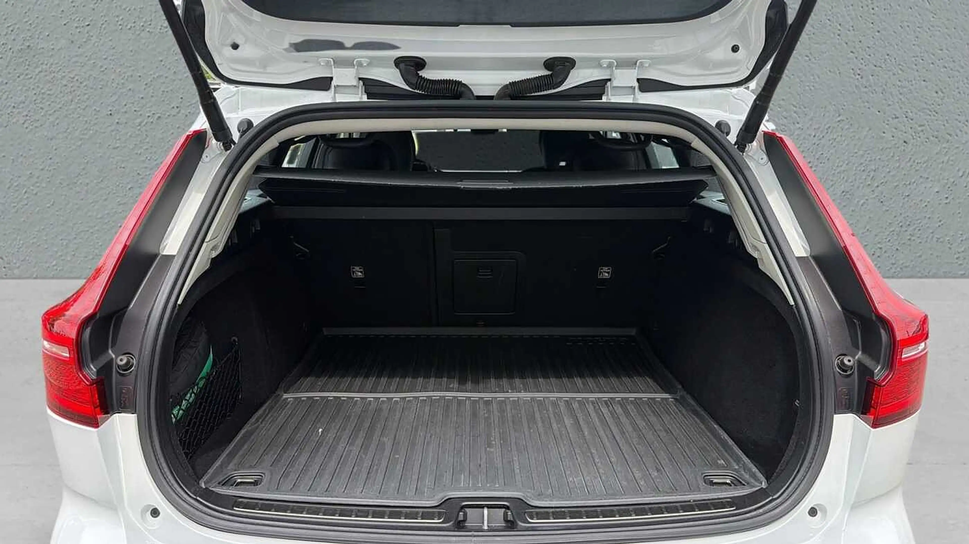 Volvo V60 Cross Country V60 CC II V60 Cross Country Advanced, B4 AWD mildh — photo 14