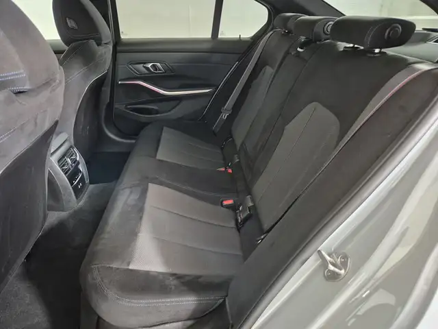 BMW 3 Series view 8