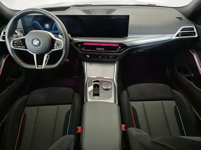 BMW 3 Series view 9