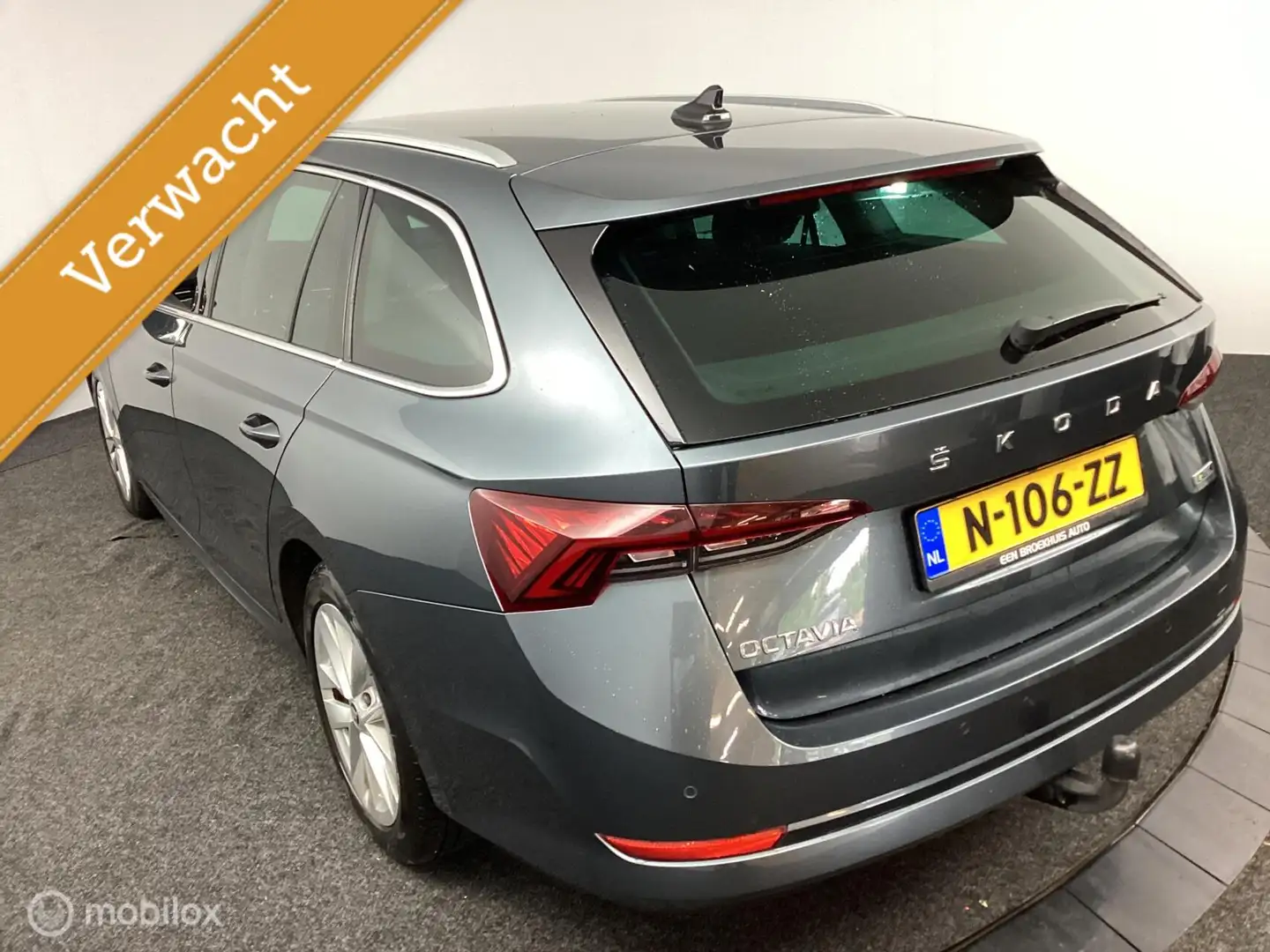 Skoda Octavia Combi 1.0 e-TSI Sport Business Gris - 2