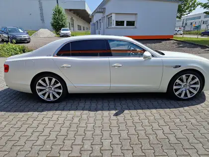 Annonce voiture d'occasion Bentley Flying Spur - CARADIZE