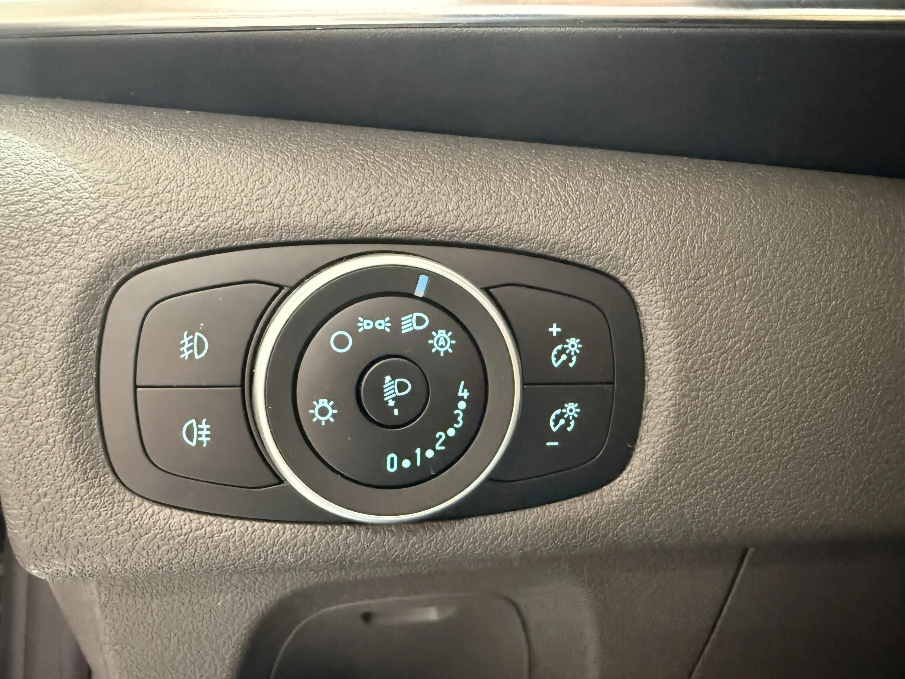 Ford Tourneo Custom Titanium L1 Winter-Paket / Toter-Winkel-Assistent — photo 11
