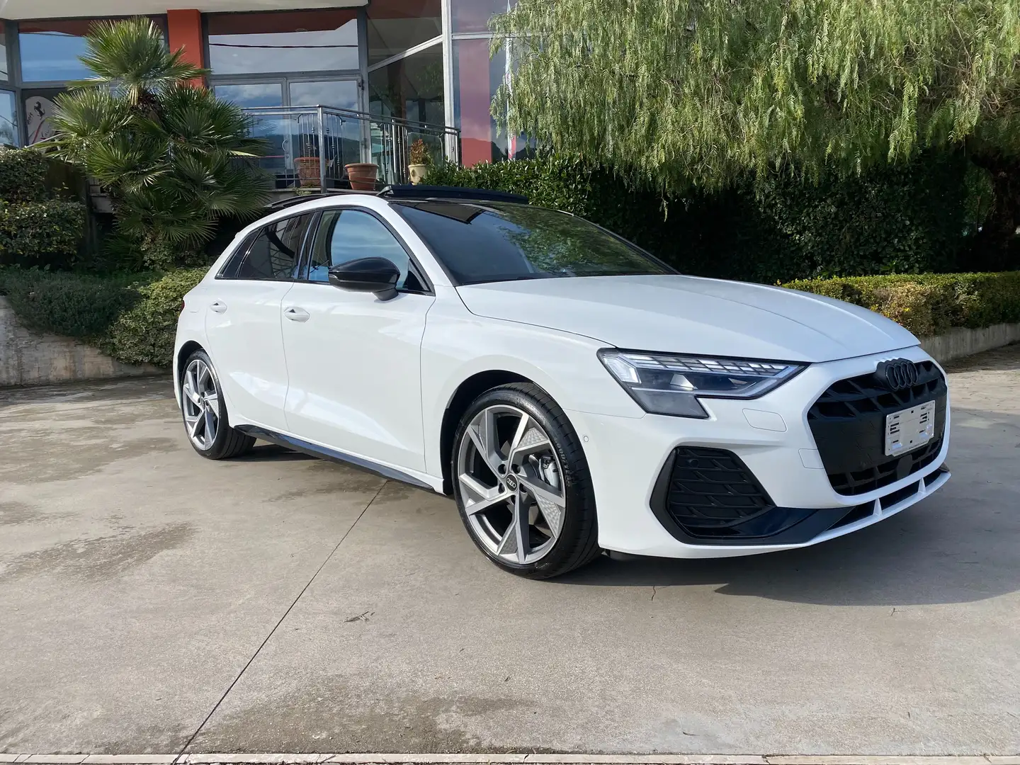 Audi A3 sback s-line s-tronic black edition facelift 150cv Bianco - 2