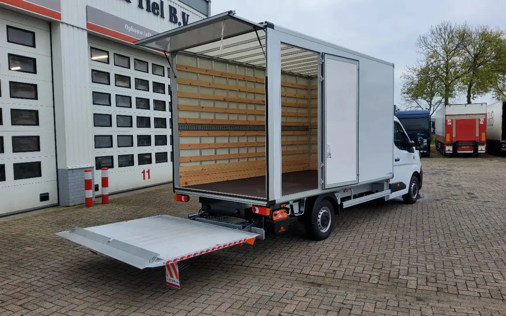Renault Master E-TECH 87 KW FWD EL - LAADBAK + 1000 KG. LAADKLEP Weiß - 2