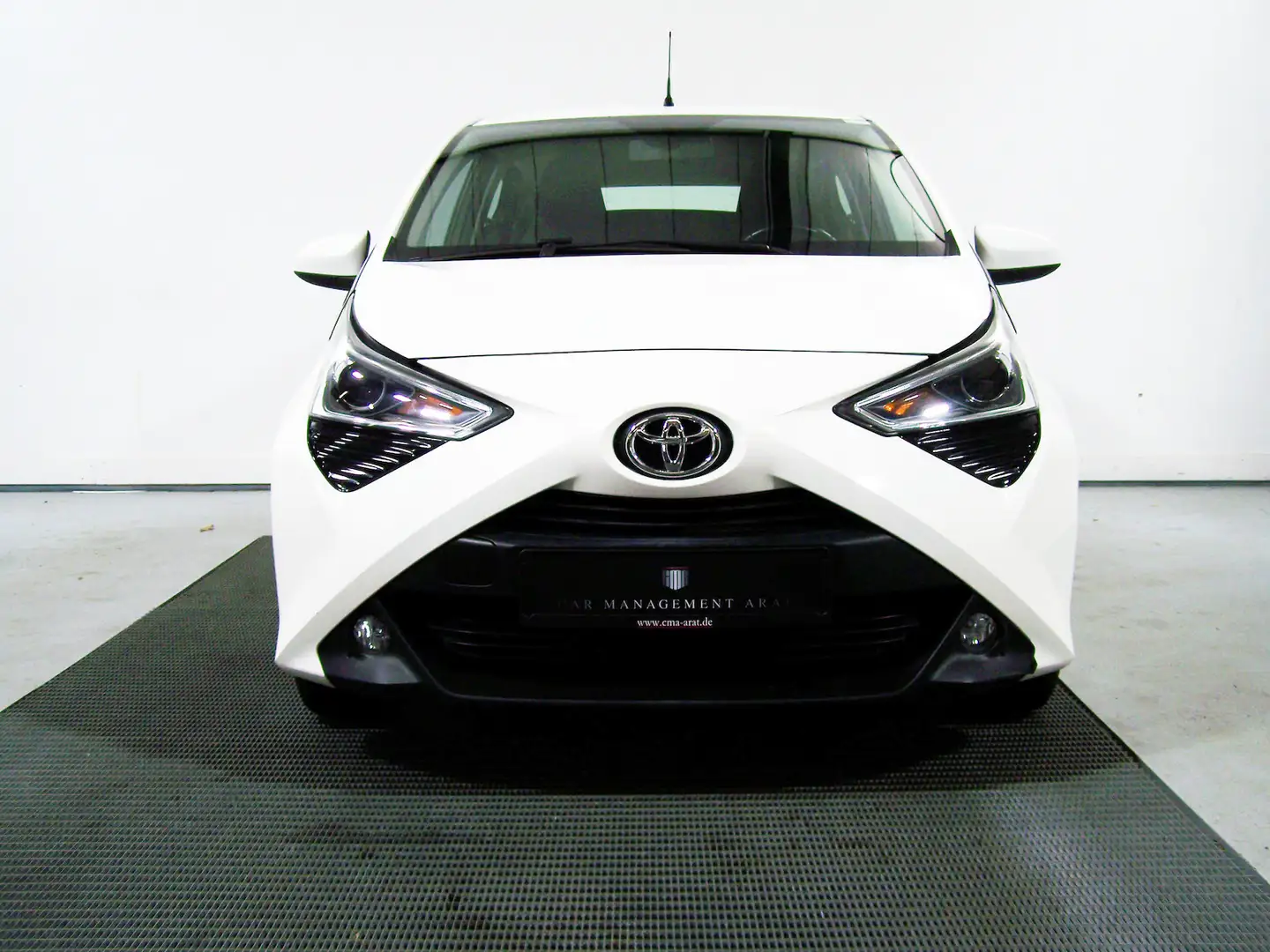 Toyota Aygo x-play Team D RÜCKFKAM+KLIMA+CARPLAY+5-TÜRI Weiß - 2