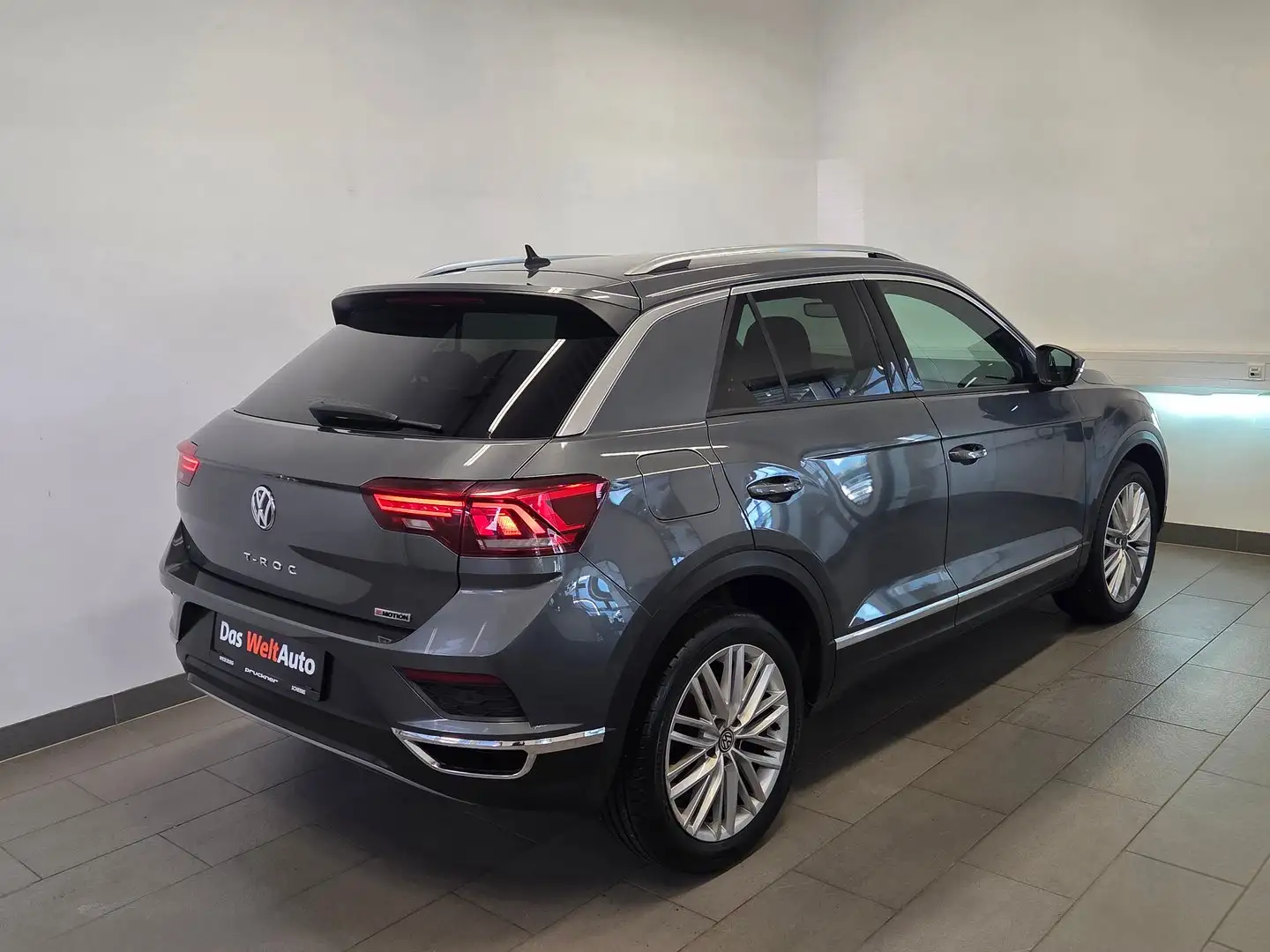 Volkswagen T-Roc Sport TDI SCR 4MOTION DSG Gris - 2