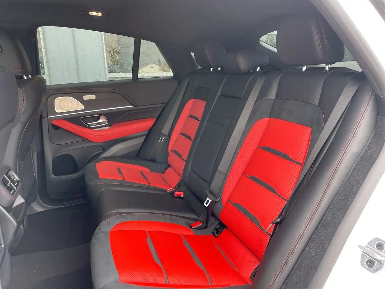 Mercedes-Benz GLE снимка Mercedes-Benz GLE