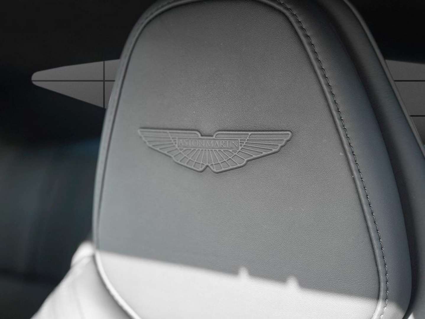 Aston Martin DB11 Coupé V8 -  - Joinsteer - #4