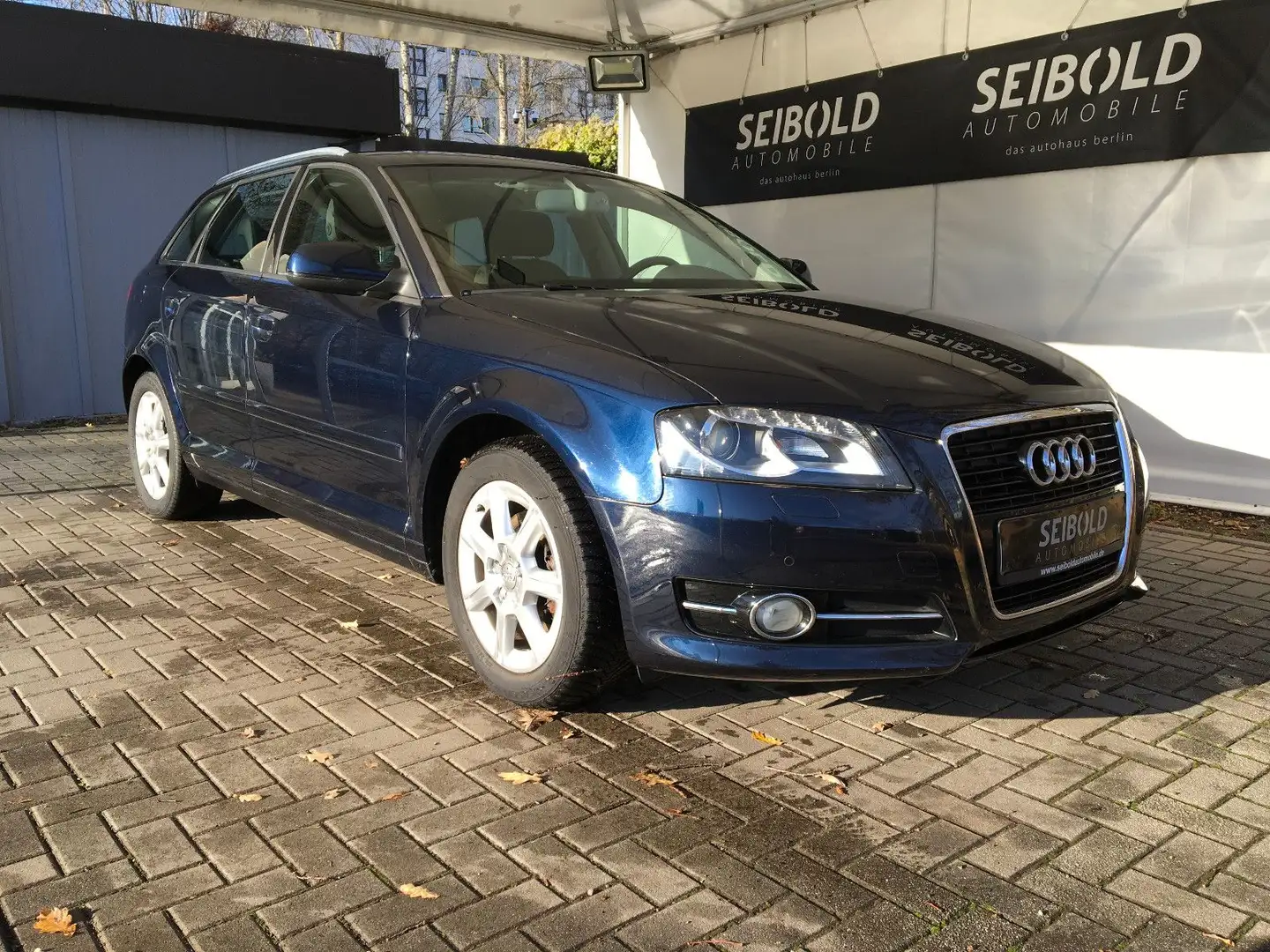 Audi A3 Sportback 1.4 TFSI Ambiente/Xenon/Sitzh/Temp Blauw - 2