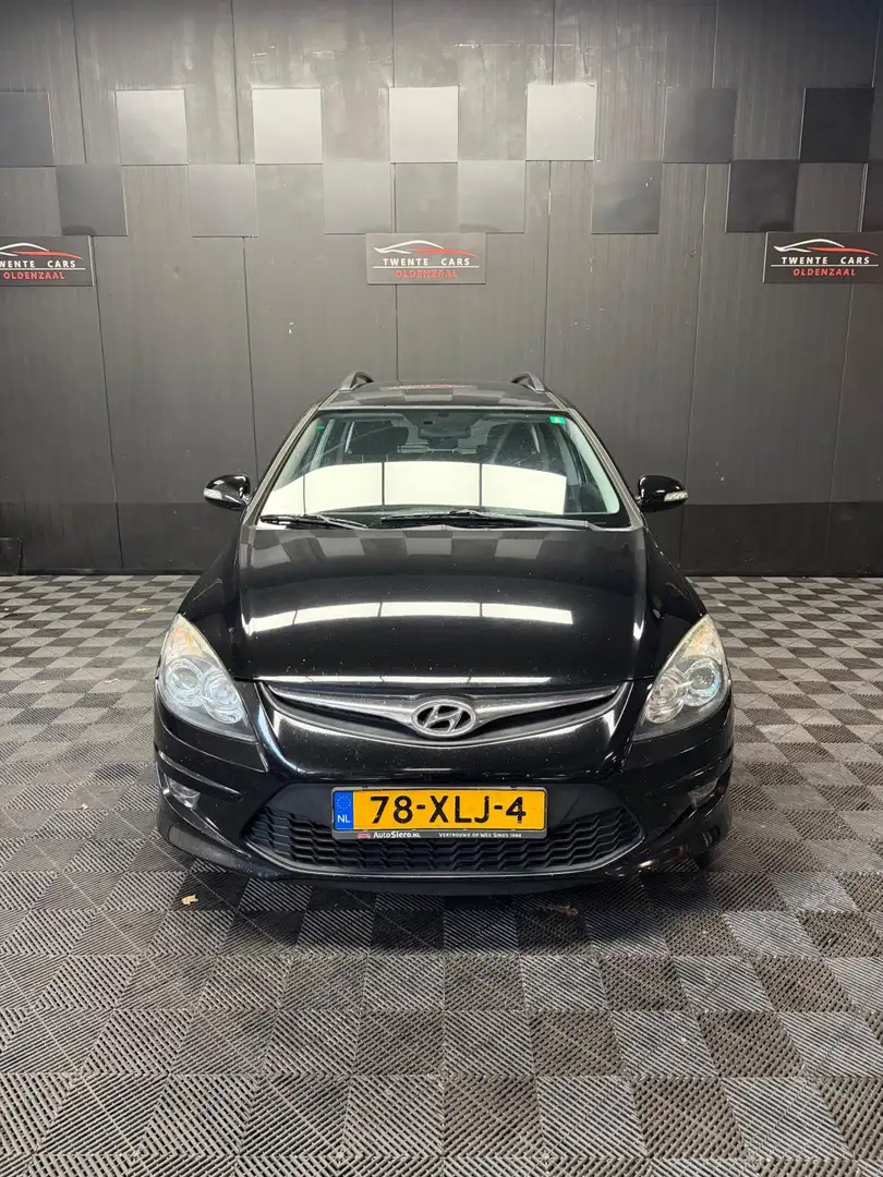 Hyundai i30 CW 1.4i i-Motion | Clima | Cruise | Nieuwe APK | Zwart - 2