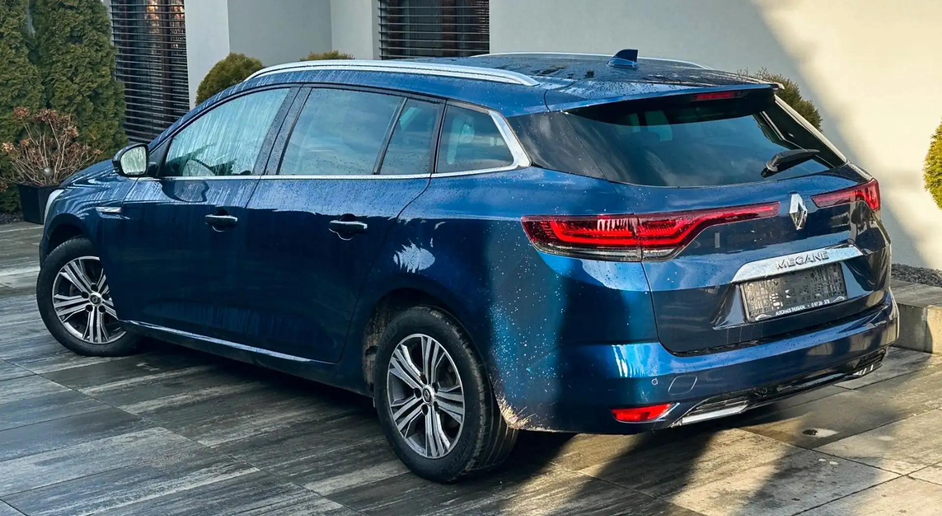 Renault Megane IV Grandtour Intens Navi SHZ Automatik Blau - 2