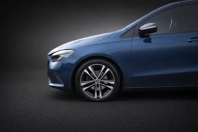 Mercedes-Benz B Class view 5