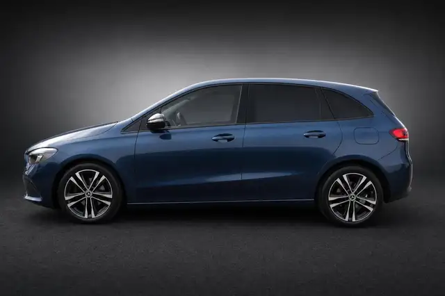 Mercedes-Benz B Class view 4