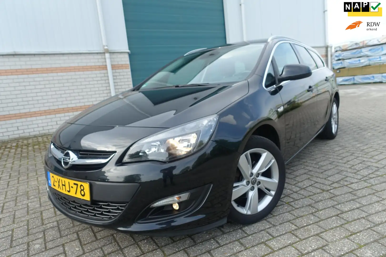 Opel Astra Sports Tourer 1.4 Turbo Business -navi - cruise - Zwart - 1