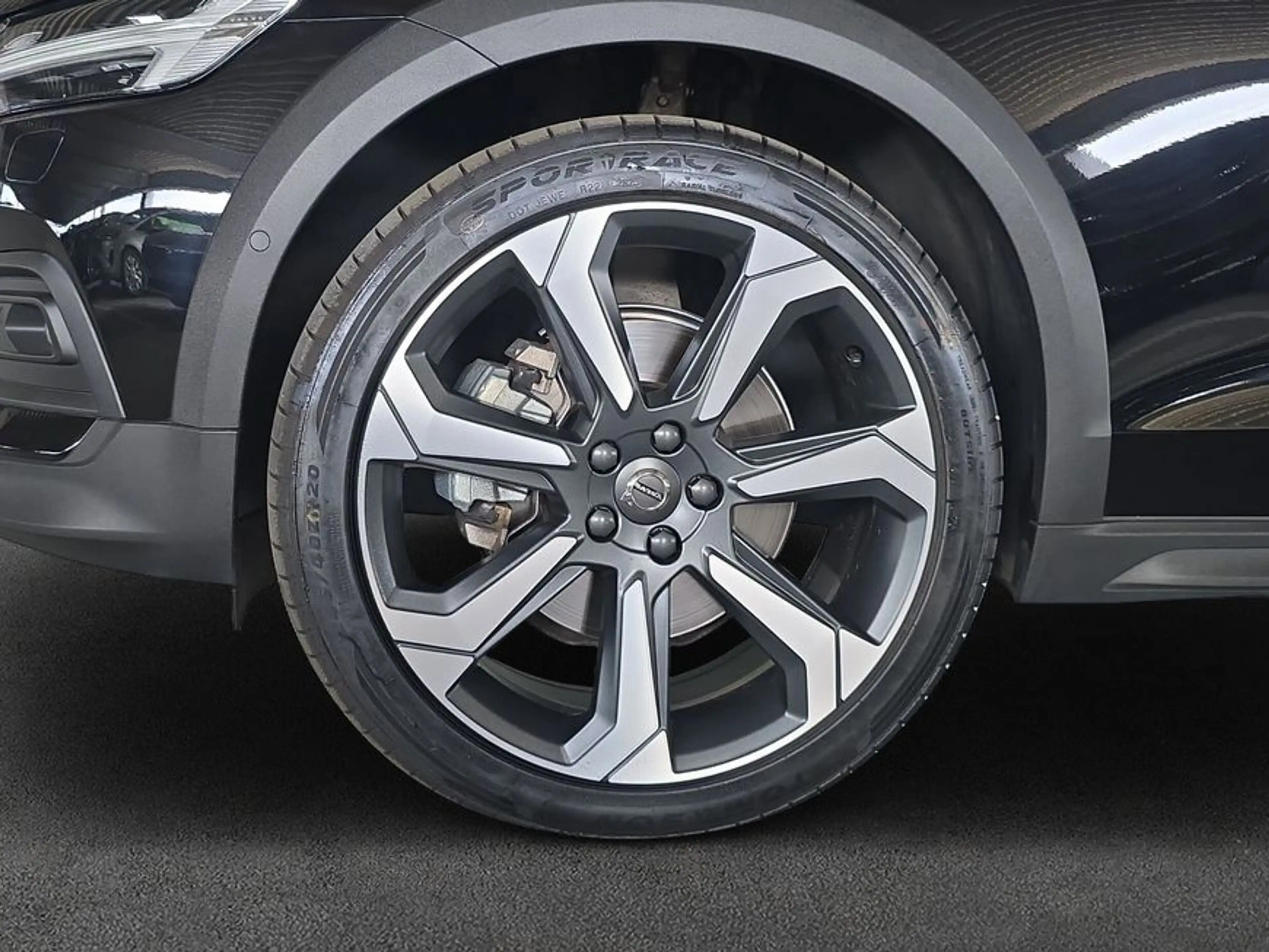 Volvo V60 Cross Country V60 Cross Country B4 D AWD Plus — photo 13