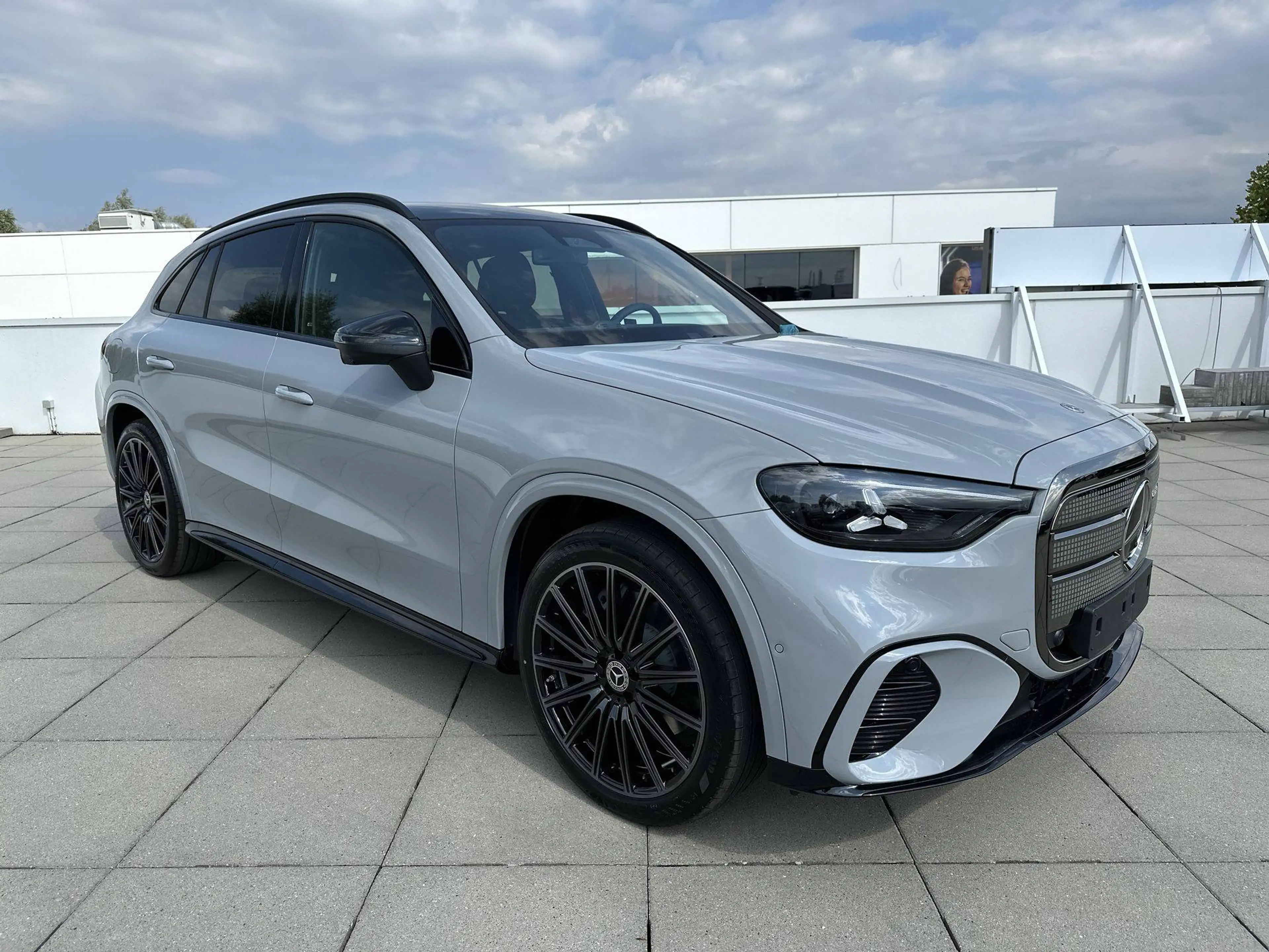 Mercedes-Benz GLC 400 4MATIC ELECTRIC AMG Line Distronic Trekhaak Nightpakket Pano Dak