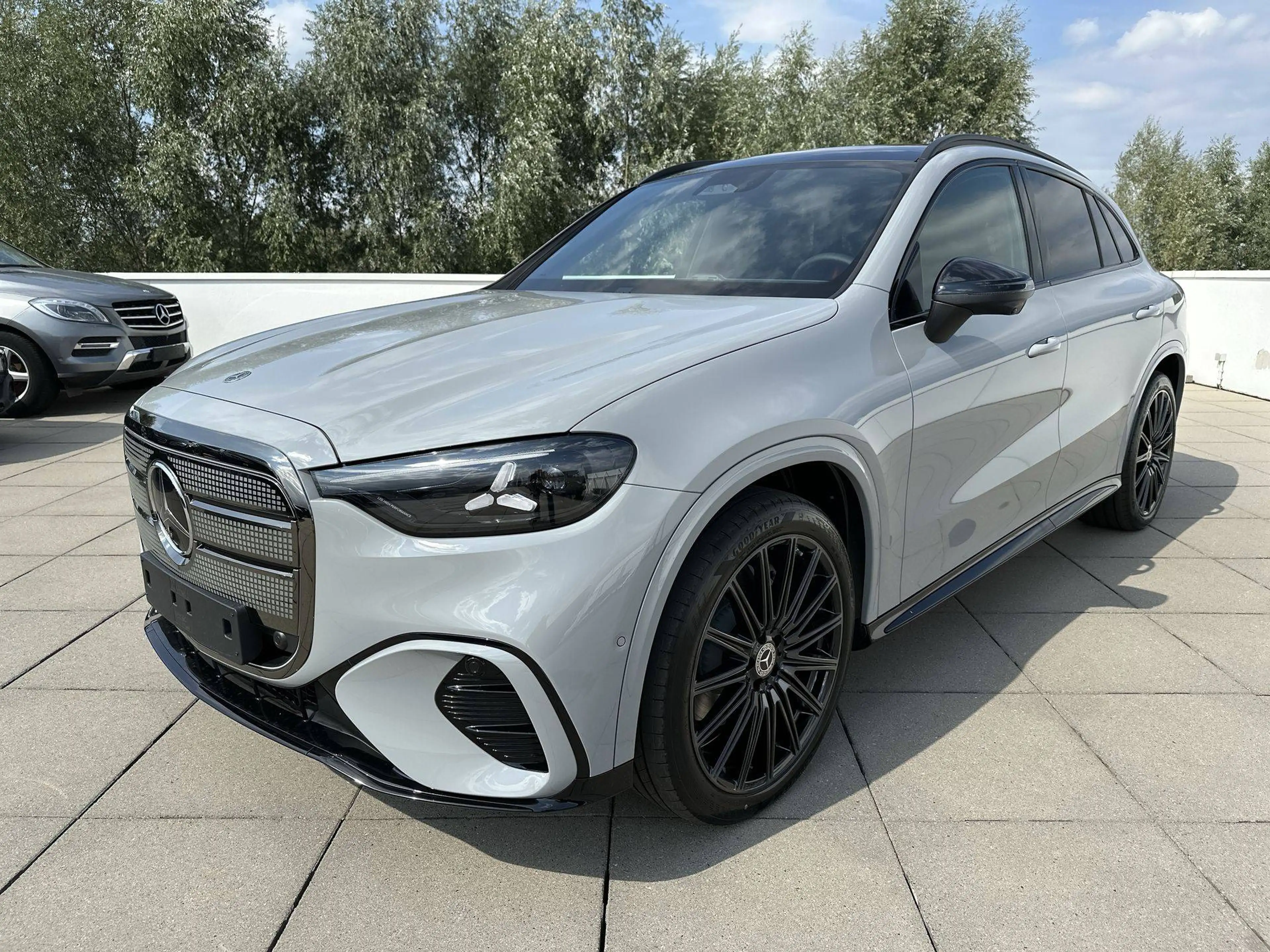Mercedes-Benz GLC 400 4MATIC ELECTRIC AMG Line Distronic Trekhaak Nightpakket Pano Dak — photo 2