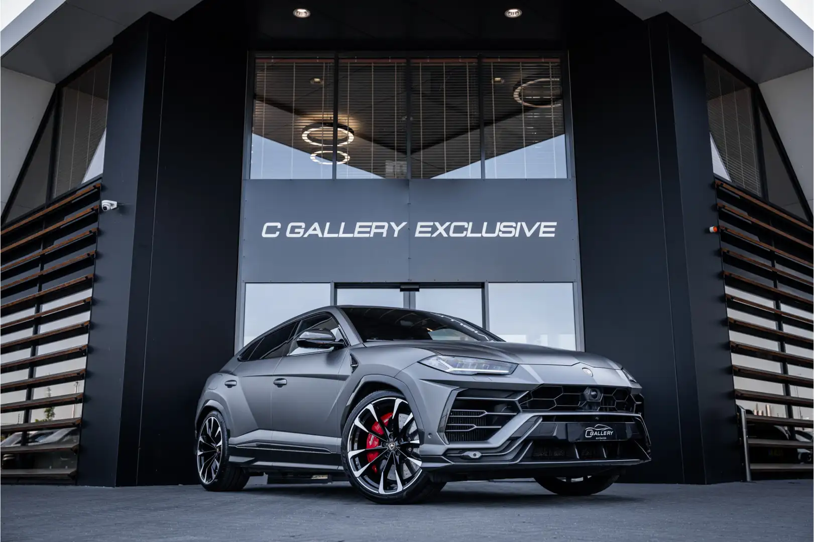 Lamborghini Urus 4.0 V8 - Panorama | Original Matte | 23'inch | B&O Grijs - 1