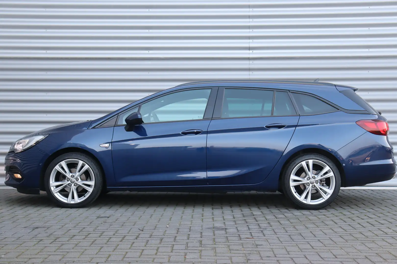Opel Astra Sports Tourer 1.2 TURBO 110PK LAUNCH ELEGANCE+ / N Blauw - 2