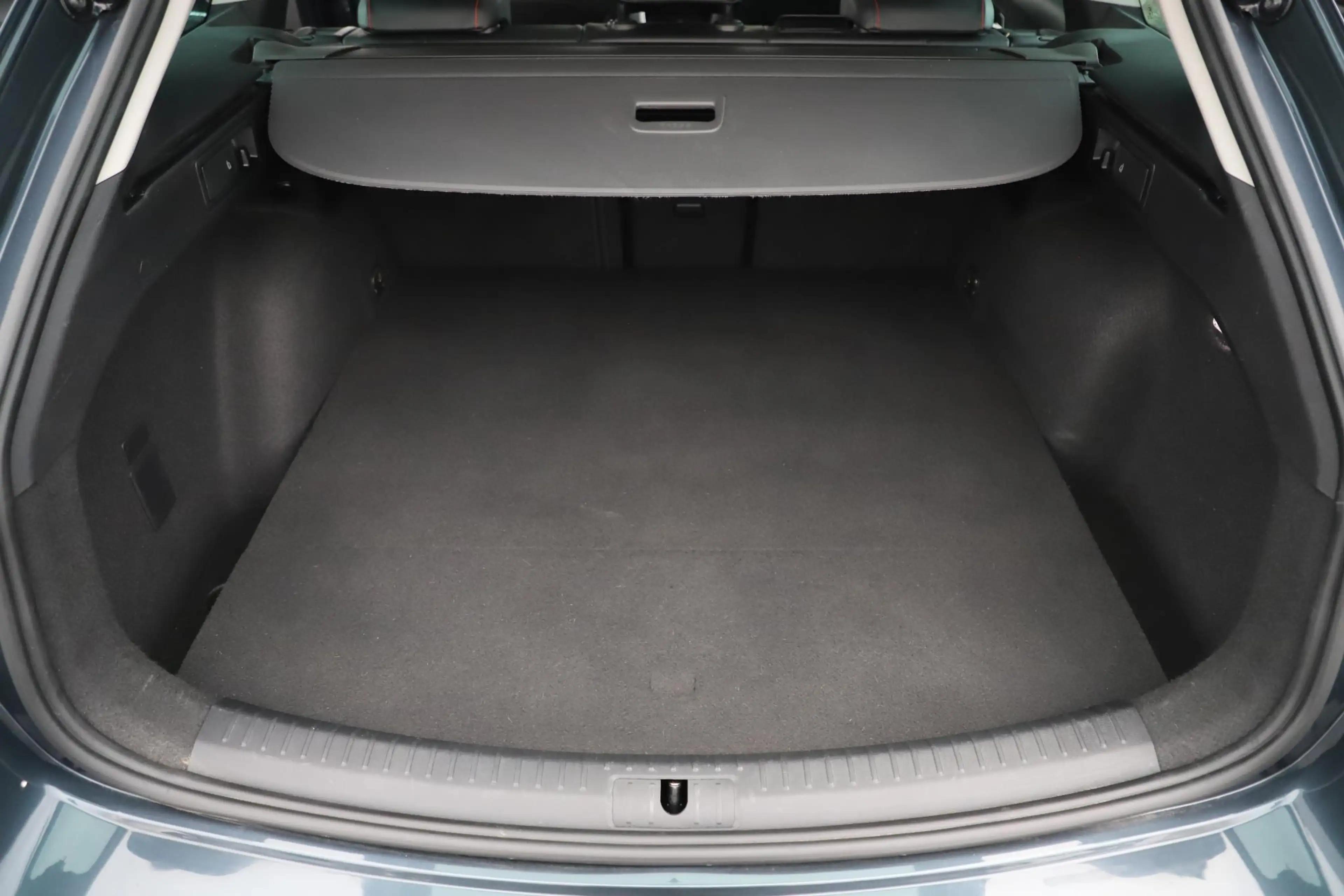 SEAT Leon e-Hybrid Sportstourer 1.4 TSI eHybrid PHEV FR Business Inte — photo 11