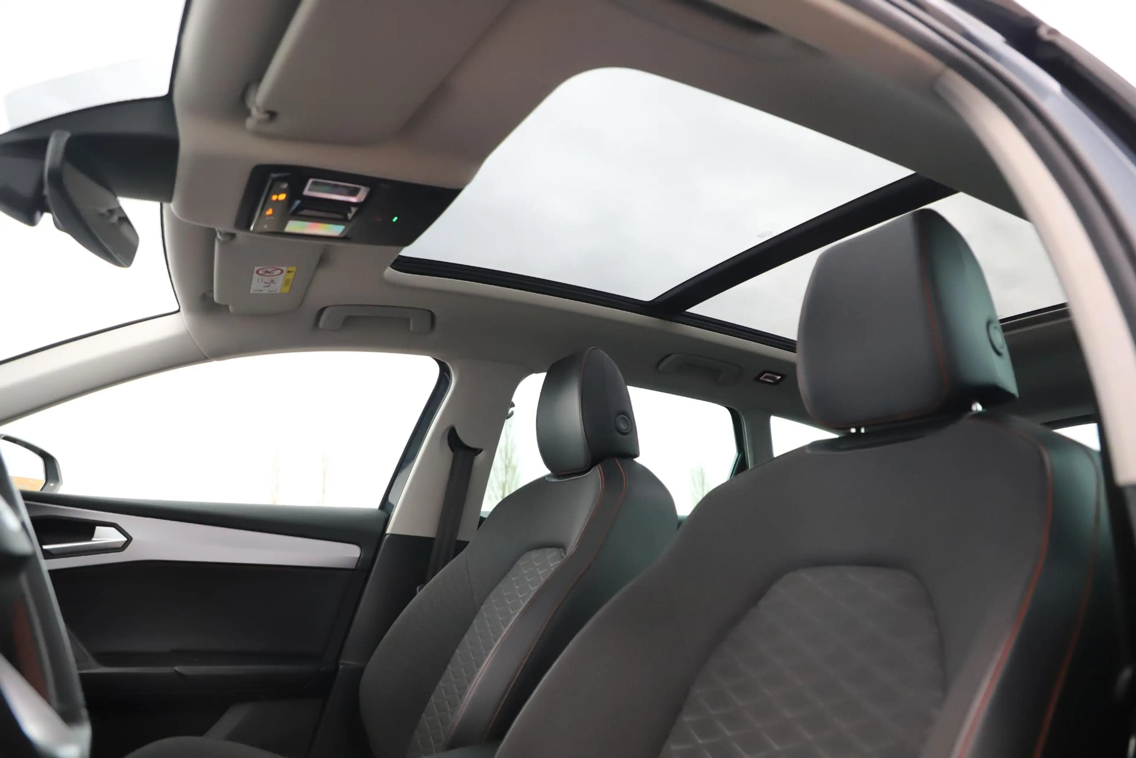 SEAT Leon e-Hybrid Sportstourer 1.4 TSI eHybrid PHEV FR Business Inte — photo 8