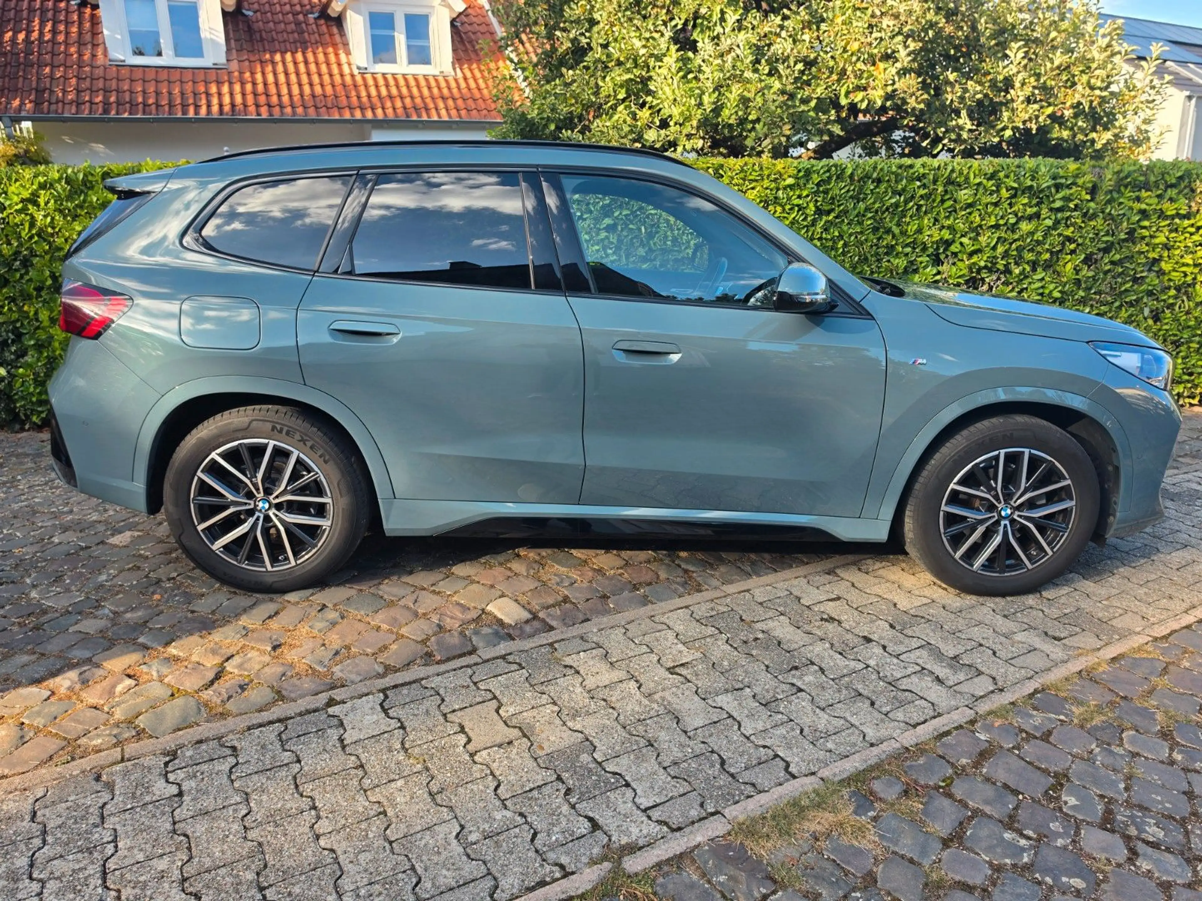 BMW X1 sDrive 18d M Sport Leder Harman A-LED Kamera — photo 4