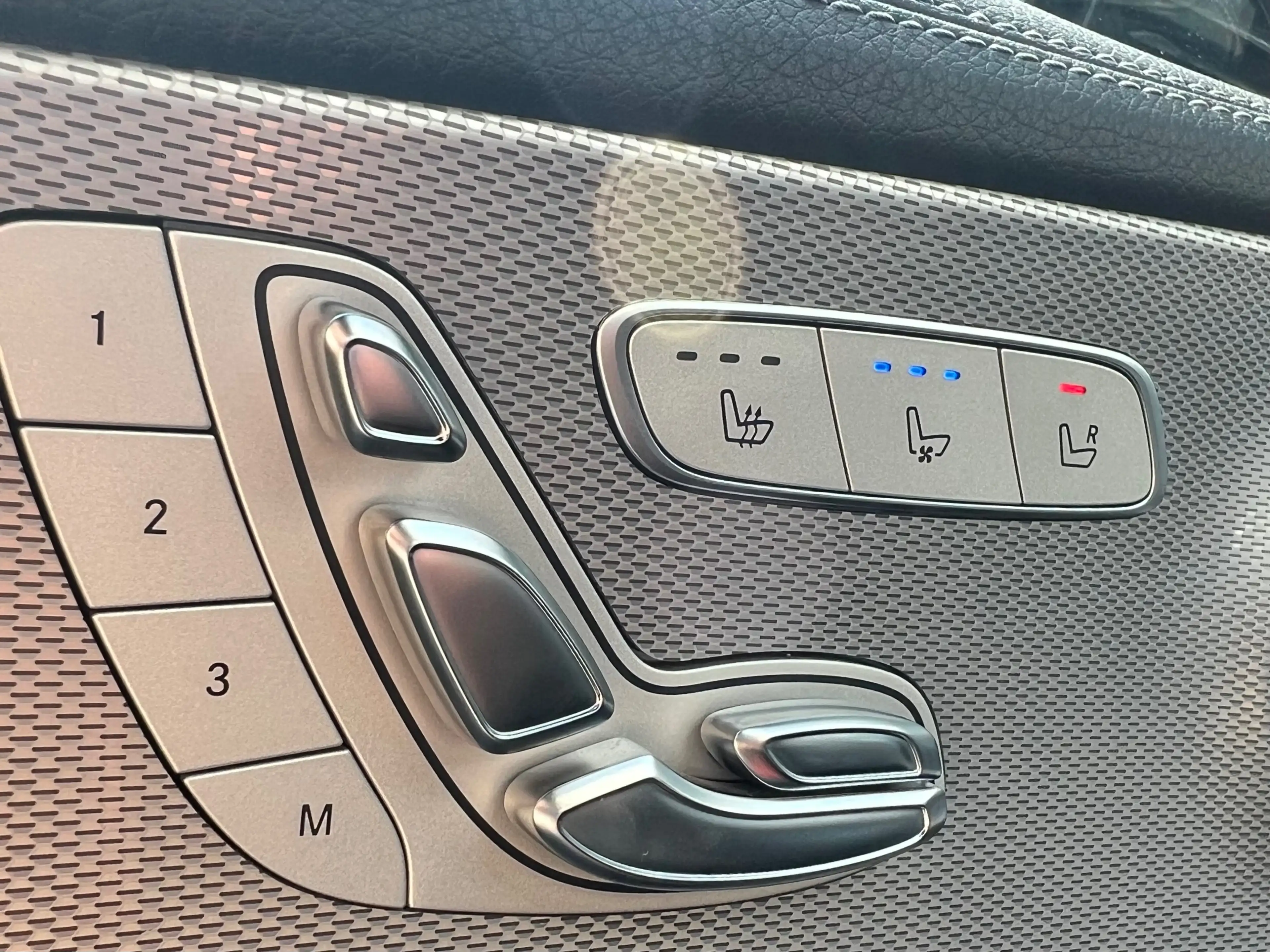 Mercedes-Benz E 63 AMG AMG 4-Matic / Utilitaire / Full Options / TVA — photo 13