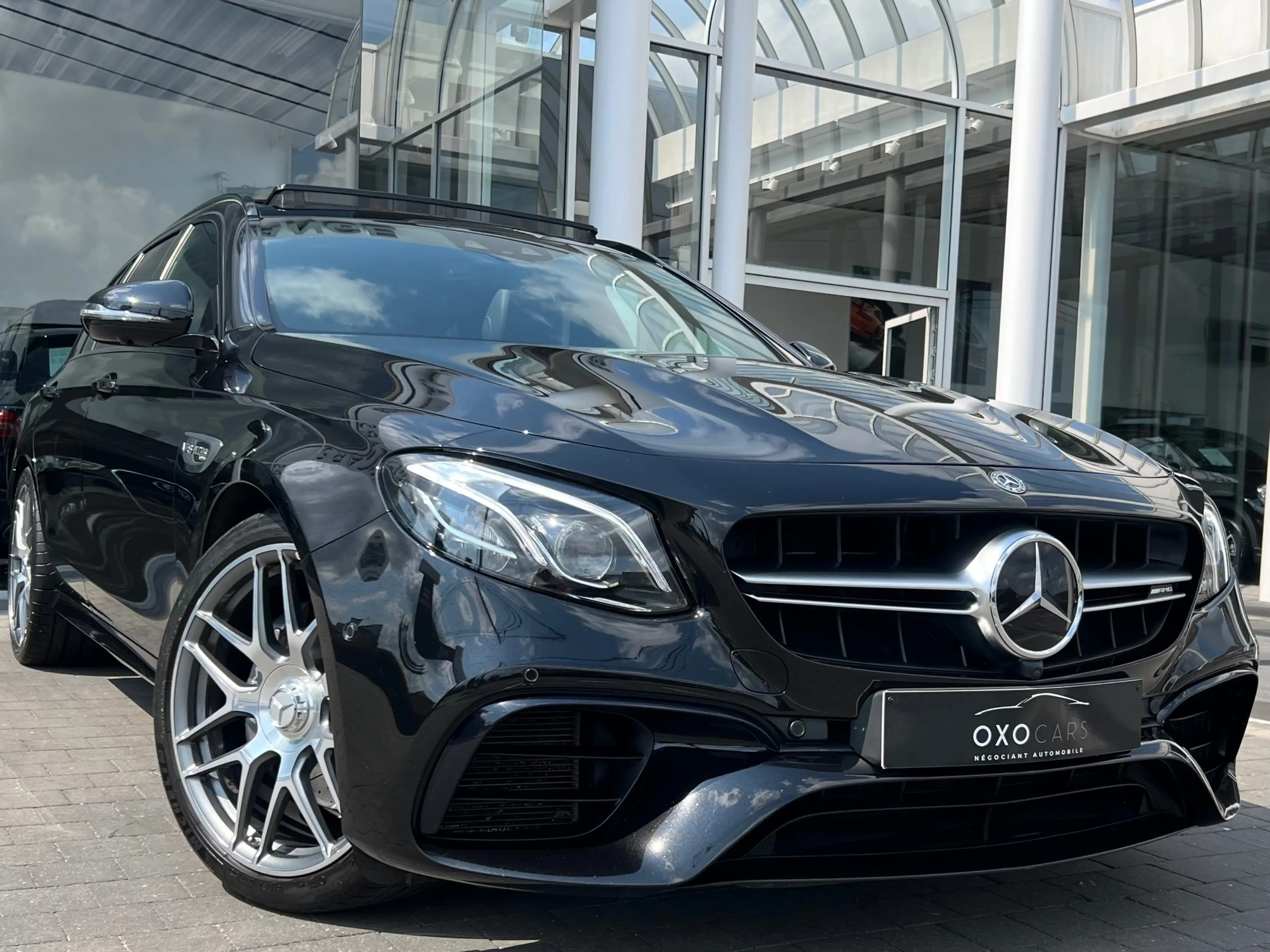 Mercedes-Benz E 63 AMG AMG 4-Matic / Utilitaire / Full Options / TVA — photo 3