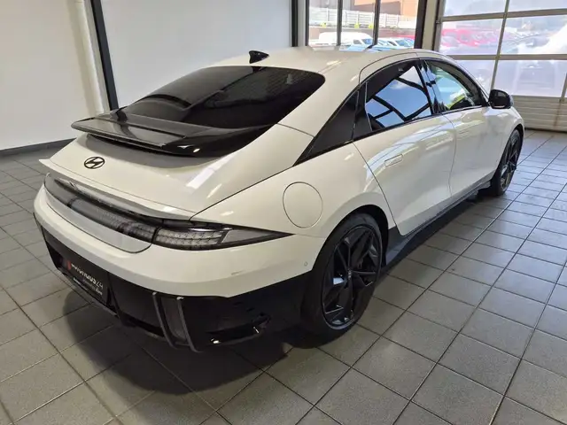 Hyundai Ioniq 6 view 5
