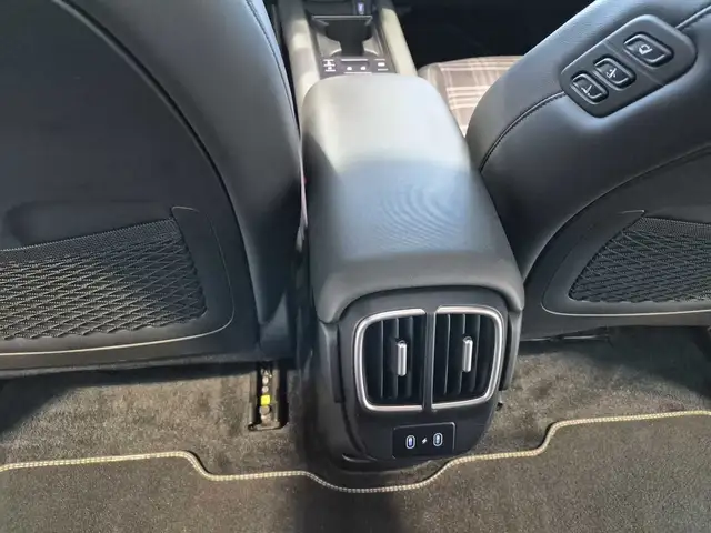 Hyundai Ioniq 6 view 13