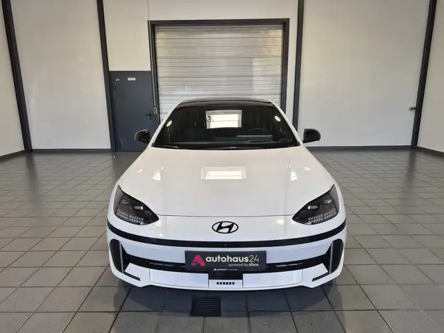 Hyundai Ioniq 6 view 2