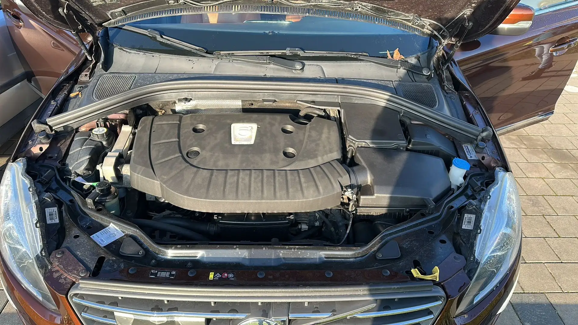 Volvo XC60 D5 AWD Aut. Momentum - 2