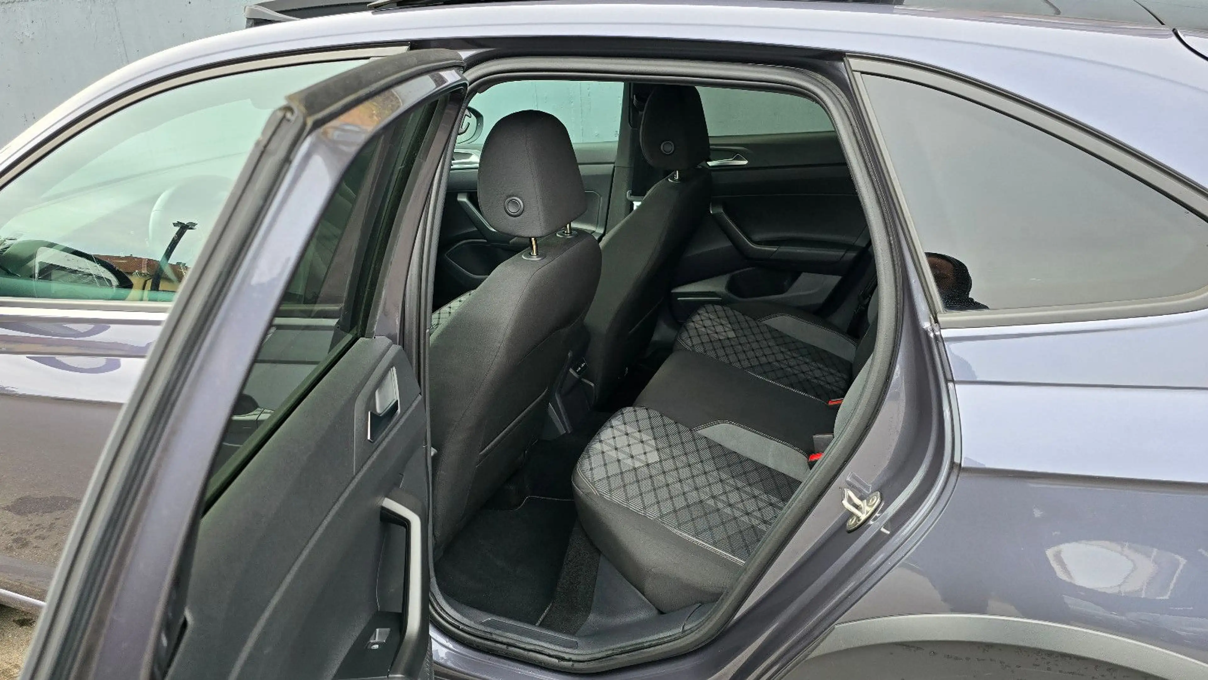 Volkswagen Taigo 1.5 TSI DSG 3 x R-Line Pano/Navi/ACC/K-les — photo 9