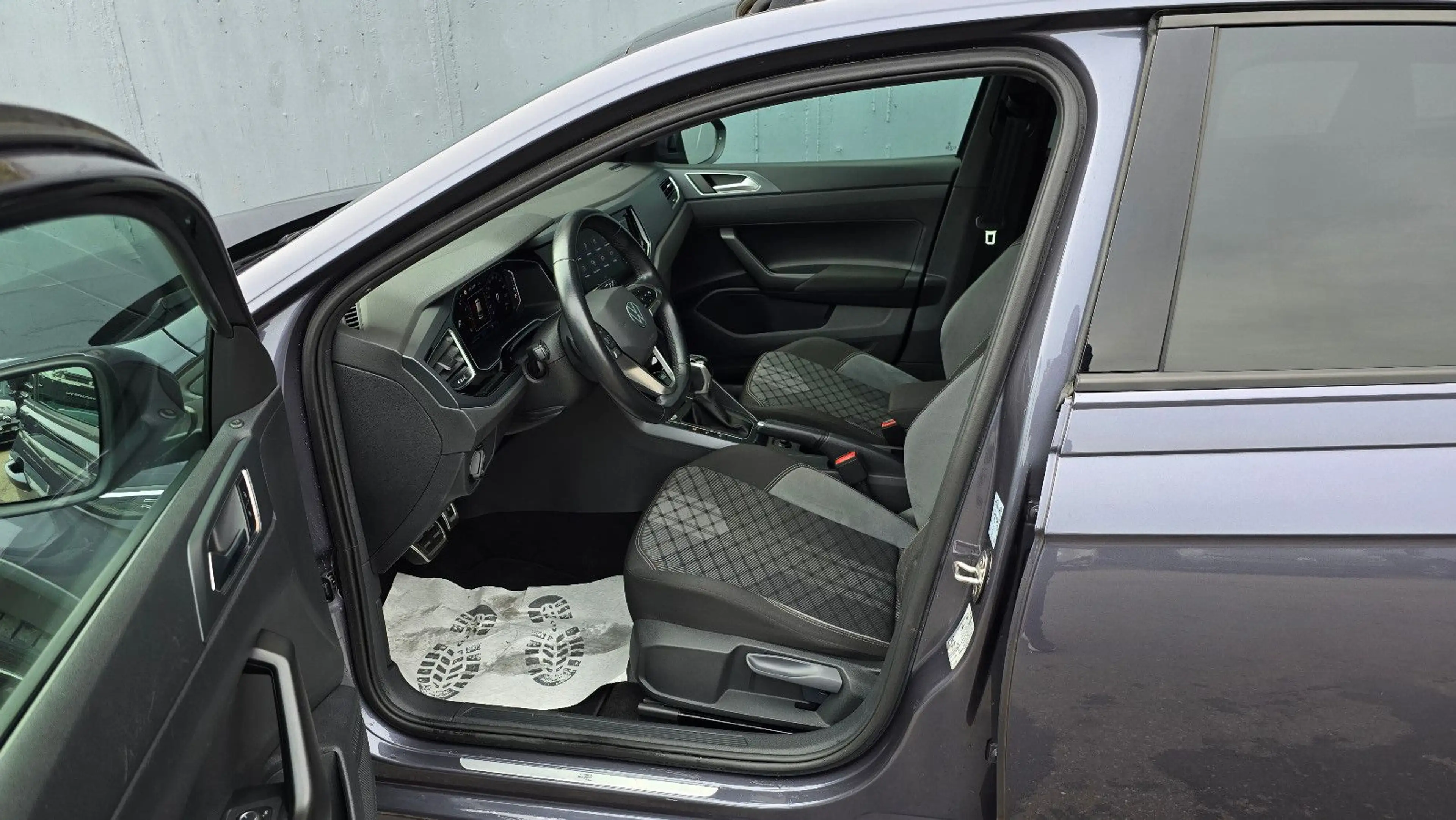 Volkswagen Taigo 1.5 TSI DSG 3 x R-Line Pano/Navi/ACC/K-les — photo 6