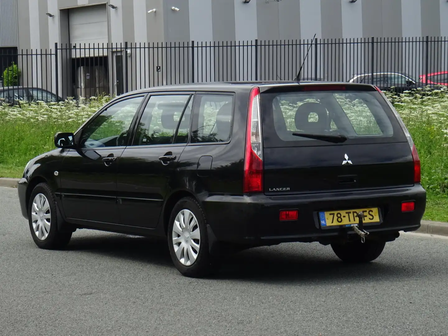 Mitsubishi Lancer Station Wagon 1.6 Inform NAP/AIRCO/APK Zwart - 2