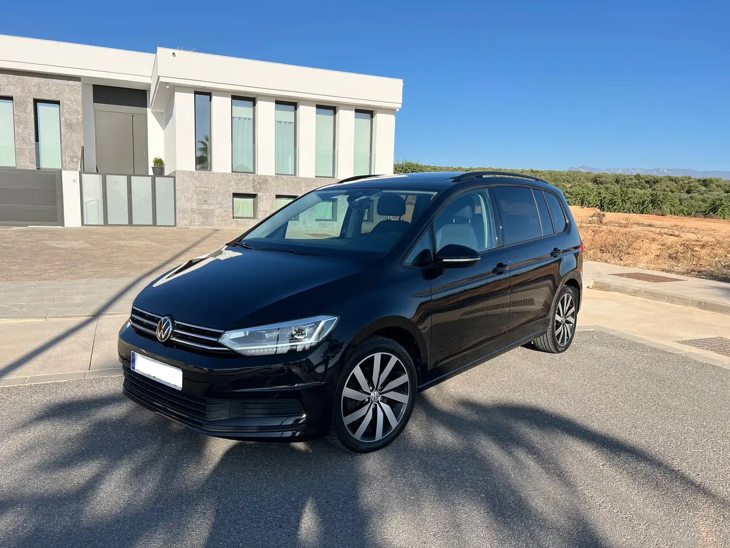 Volkswagen Touran 2.0TDI Sport 90kW Negro - 1