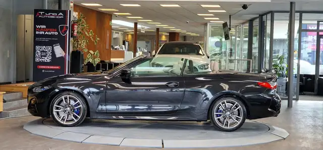 BMW M4 view 6