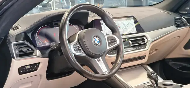 BMW M4 view 13