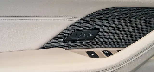BMW M4 view 21