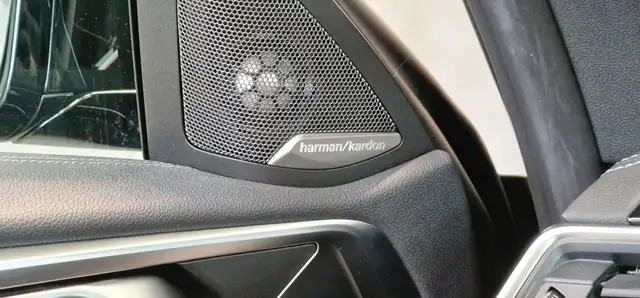 BMW M4 view 25