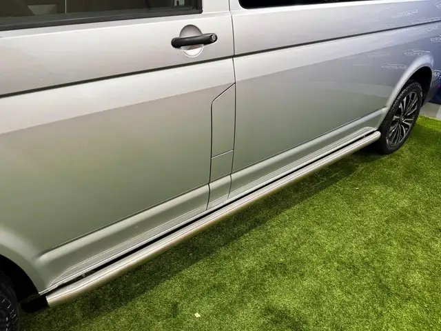 Volkswagen Transporter view 10