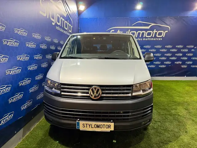 Volkswagen Transporter view 8