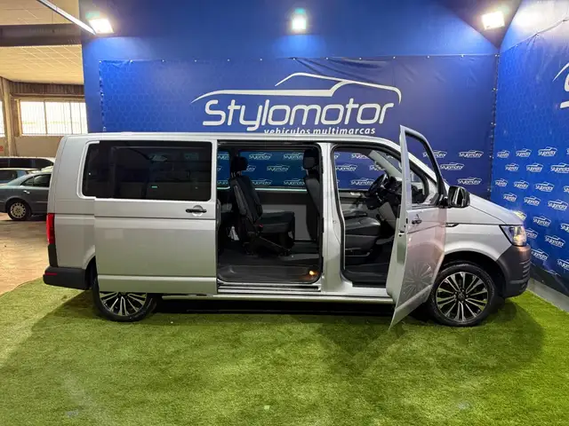 Volkswagen Transporter view 3