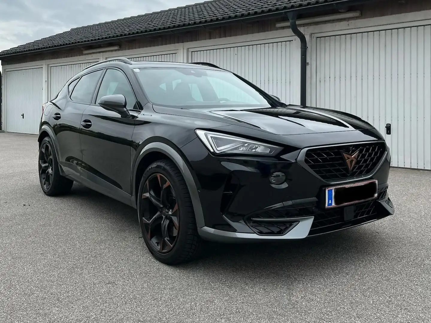 CUPRA Formentor Formentor VZ 1,4 e-Hybrid 245 DSG Schwarz - 1