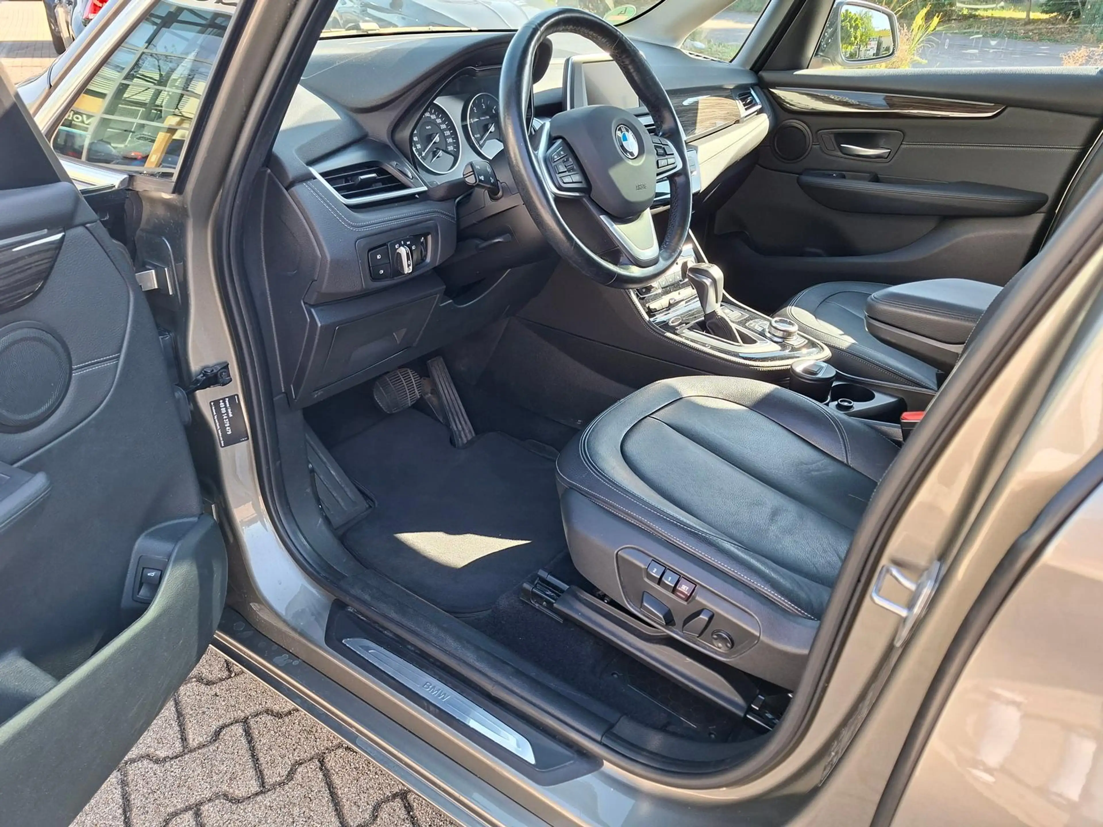 BMW 220 d xDrive Luxury Line *Navi*AHK*Pano*LED*PDC* — photo 11