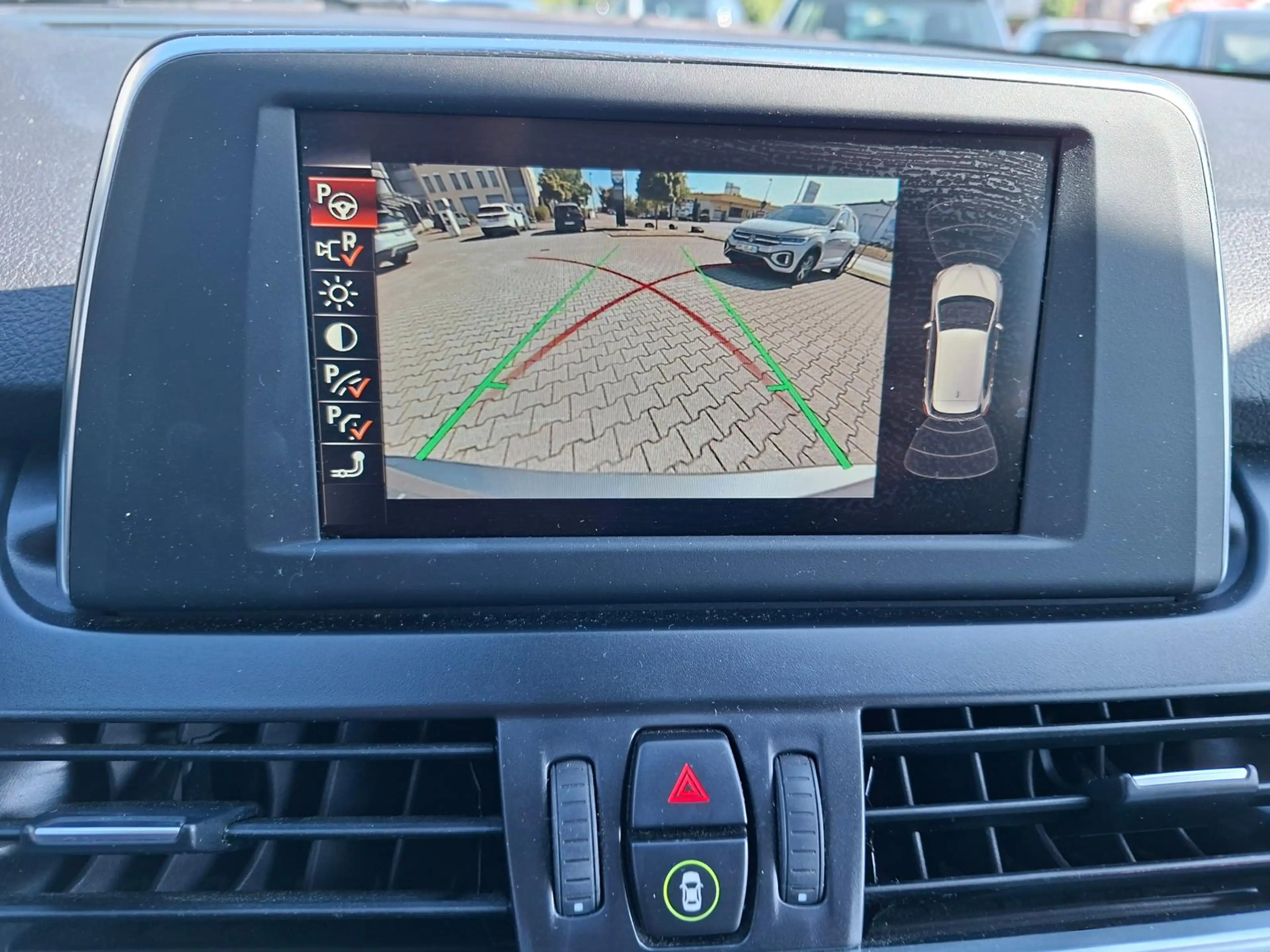 BMW 220 d xDrive Luxury Line *Navi*AHK*Pano*LED*PDC* — photo 15