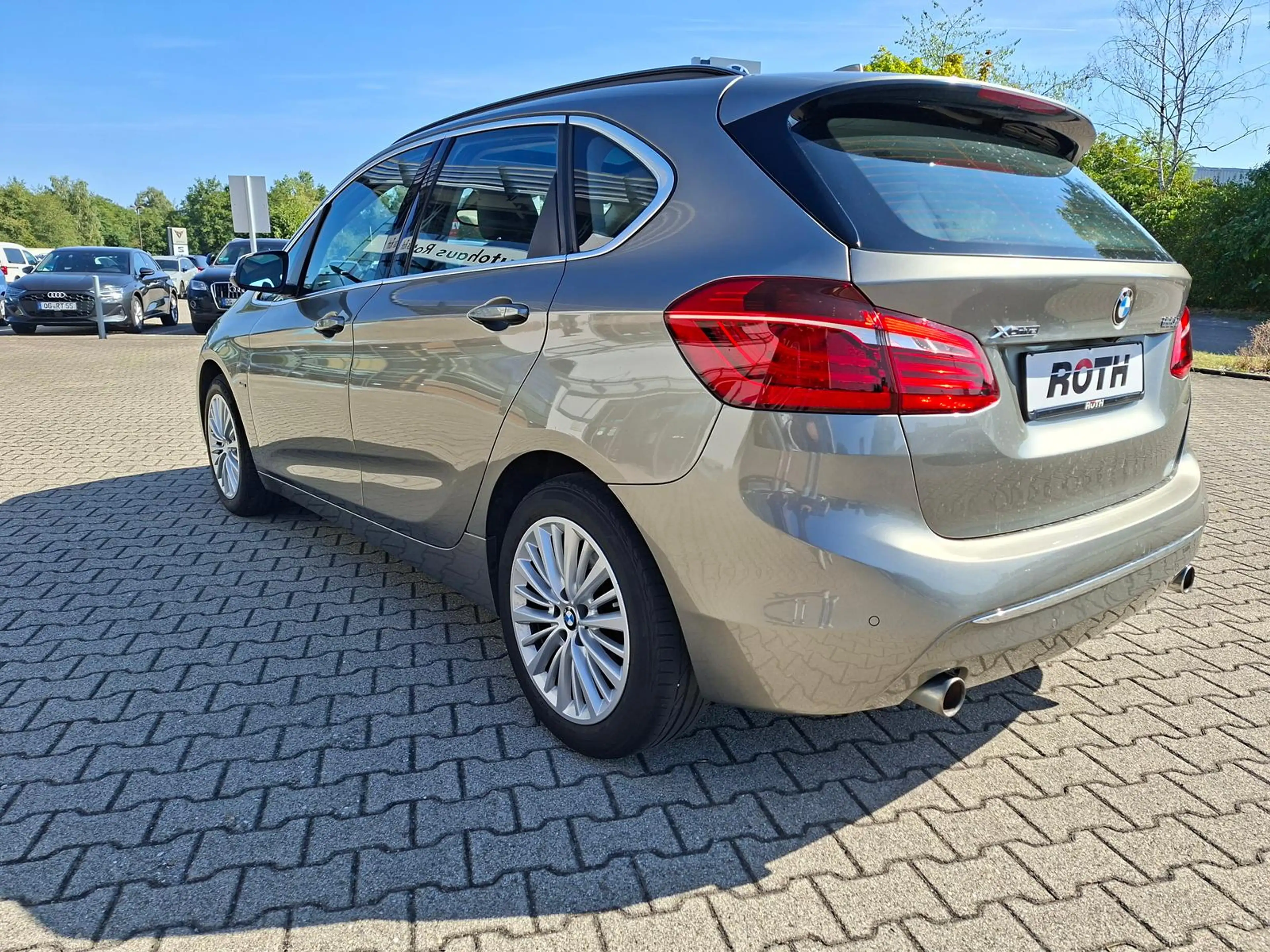 BMW 220 d xDrive Luxury Line *Navi*AHK*Pano*LED*PDC* — photo 5