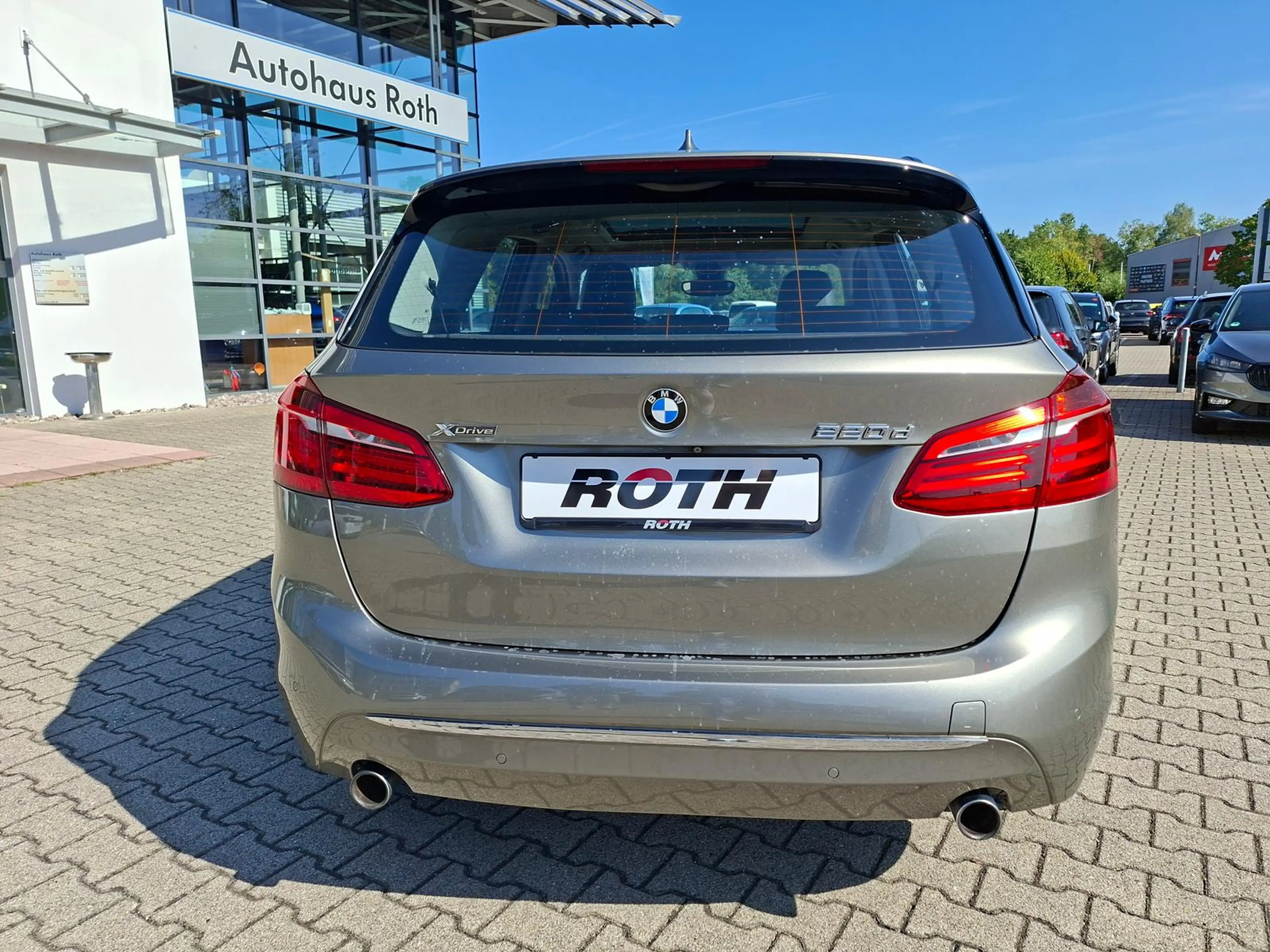 BMW 220 d xDrive Luxury Line *Navi*AHK*Pano*LED*PDC* — photo 6